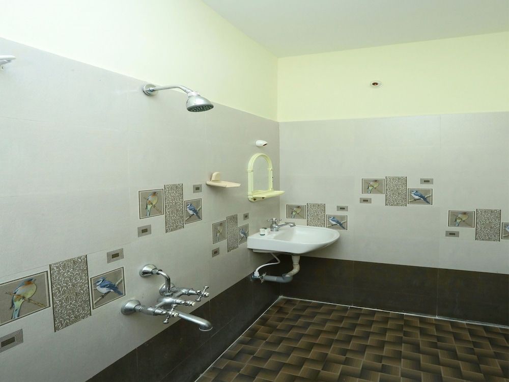 undefined OYO 13087 Subam Hill Resort 5