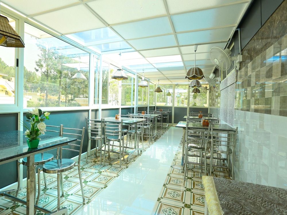 undefined OYO 13087 Subam Hill Resort 8