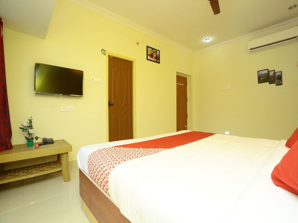 OYO 13087 Subam Hill Resort Suite, 1 King Bed