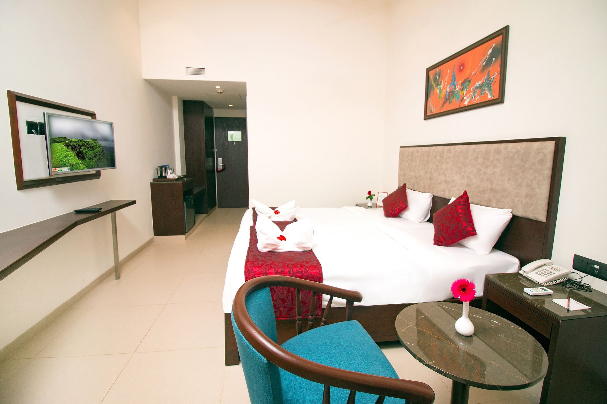 7 Apple Hotel Lonavala Garden View Twin Room 4