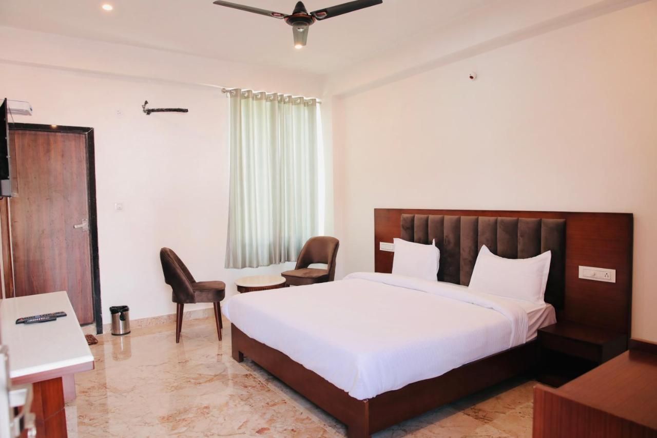 The Lal Bagh Resort Deluxe Ac Room 2