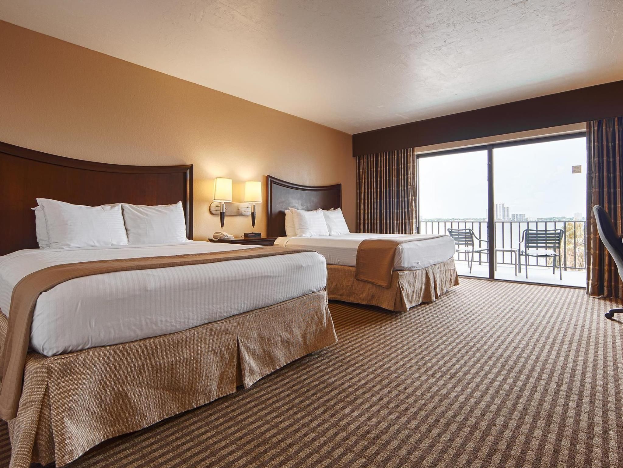 2 Queen Bed Mobility Accessible Roll Shower Non-Smoking