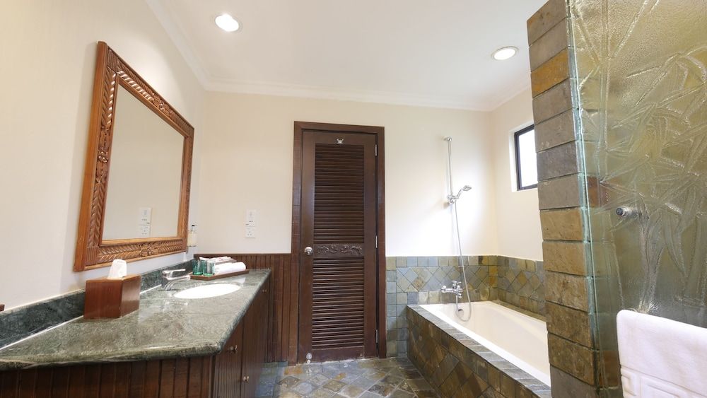 Cyberview Resort & Spa Executive King Pool View 4