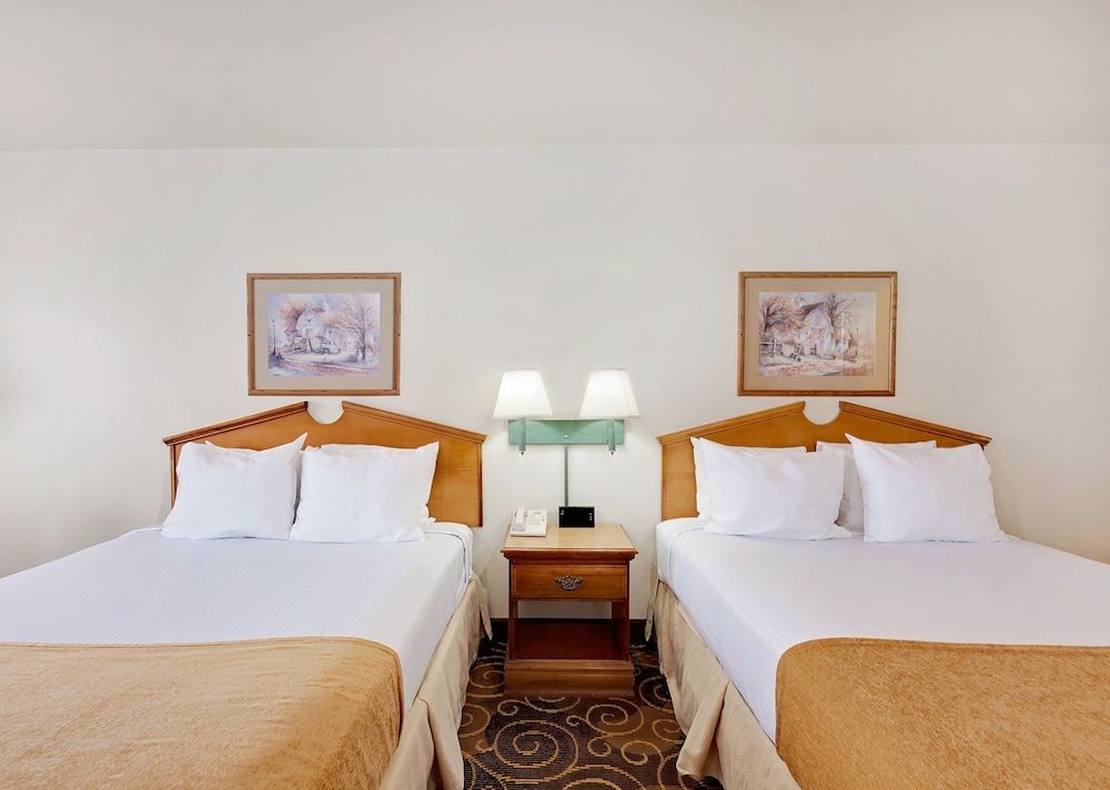 Room, 2 Queen Beds, Smoking