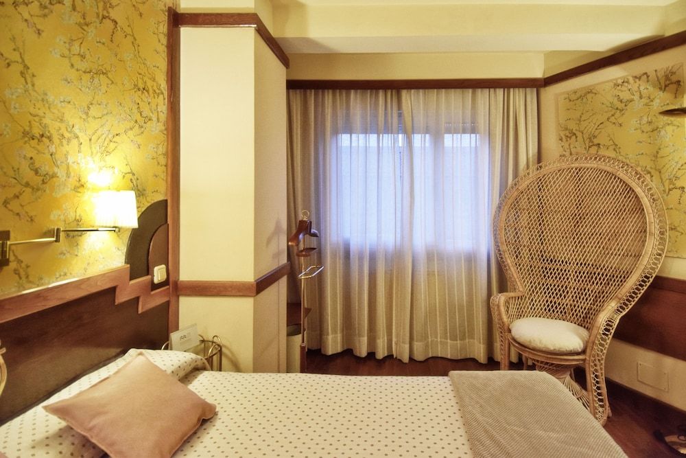 Hotel María Luisa Double Room 7