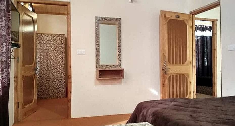 undefined Old House 6