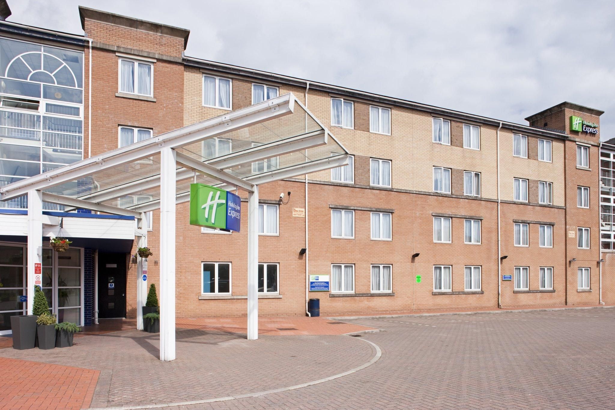 Holiday Inn Express Cardiff Bay By IHG