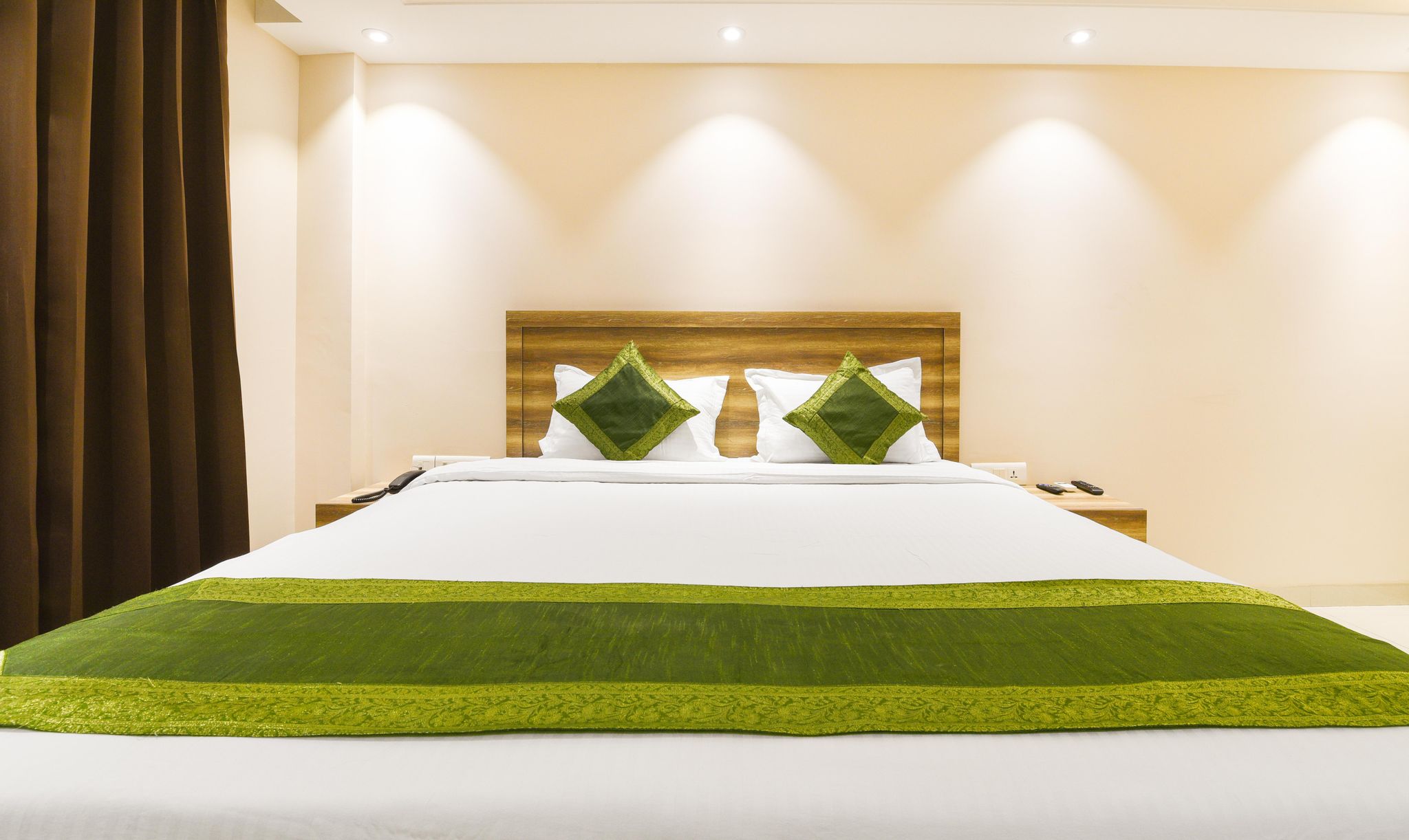 Treebo Iffco Chowk Deluxe Double Room 4