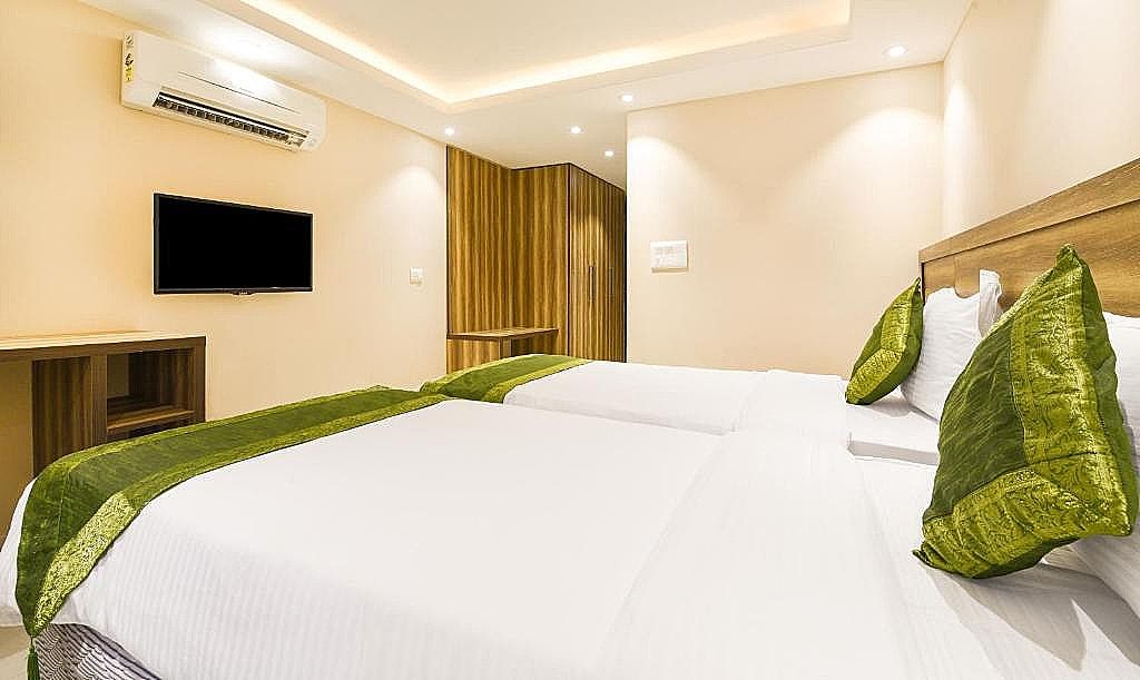 Treebo Iffco Chowk Deluxe Double Room 5