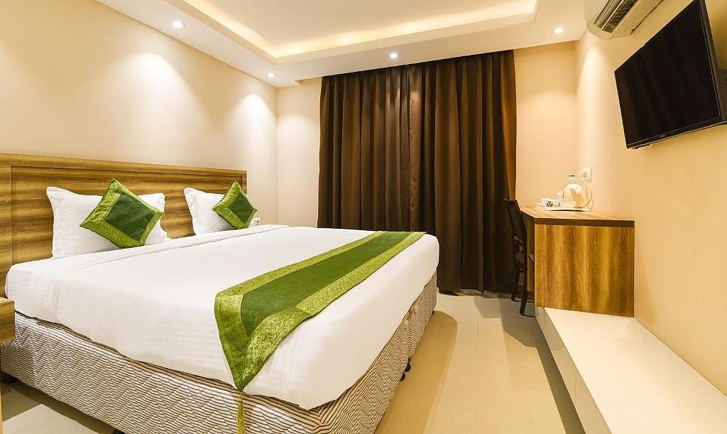 Treebo Iffco Chowk Deluxe Double Room 7