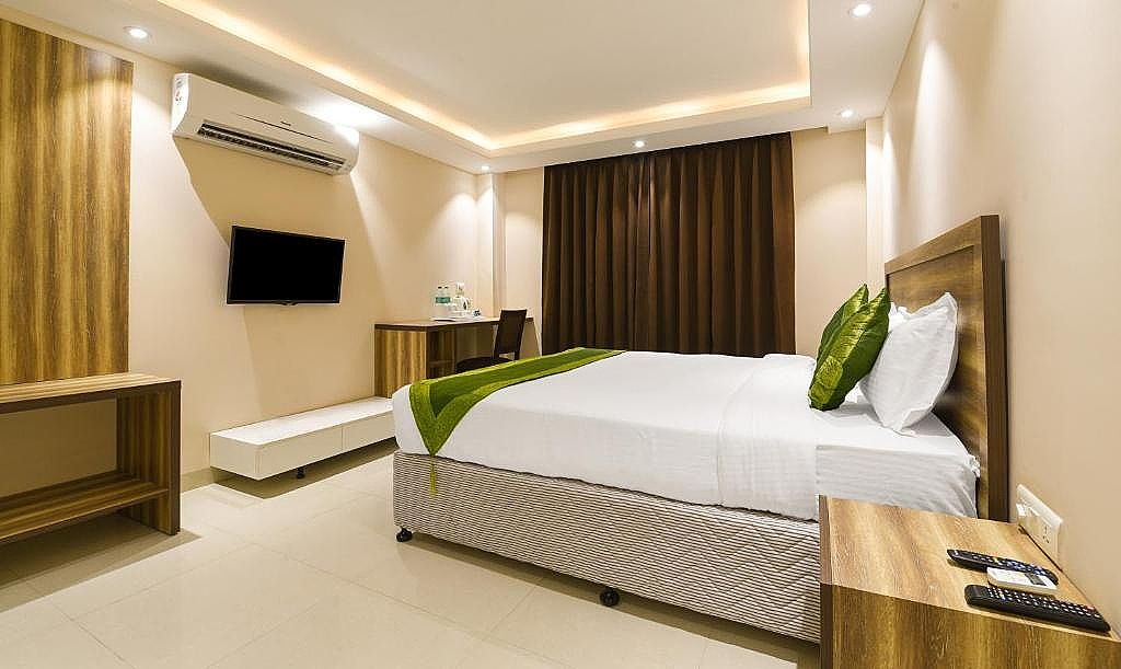 Treebo Iffco Chowk Deluxe Double Room