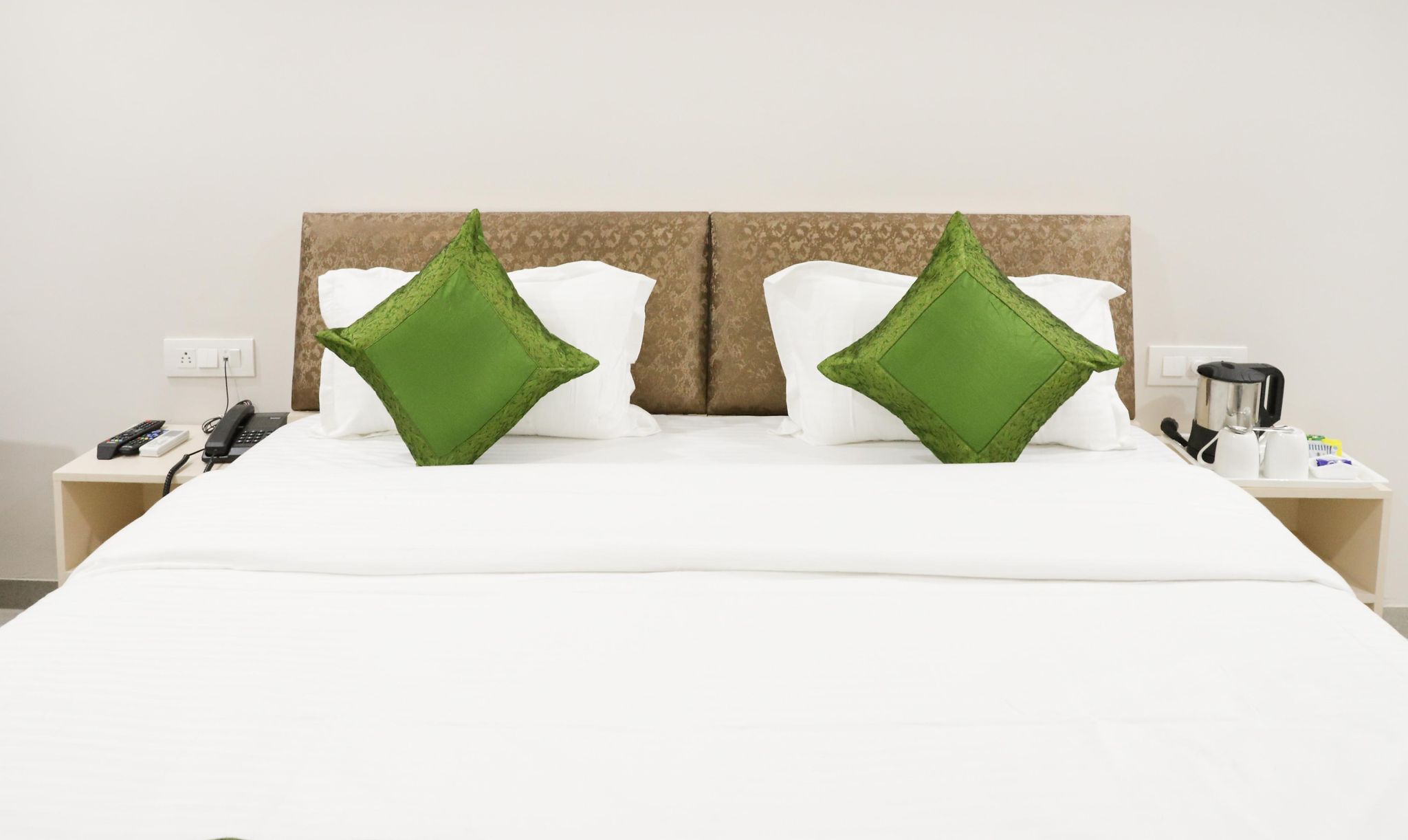 Itsy Hotels Kamron Oak 3