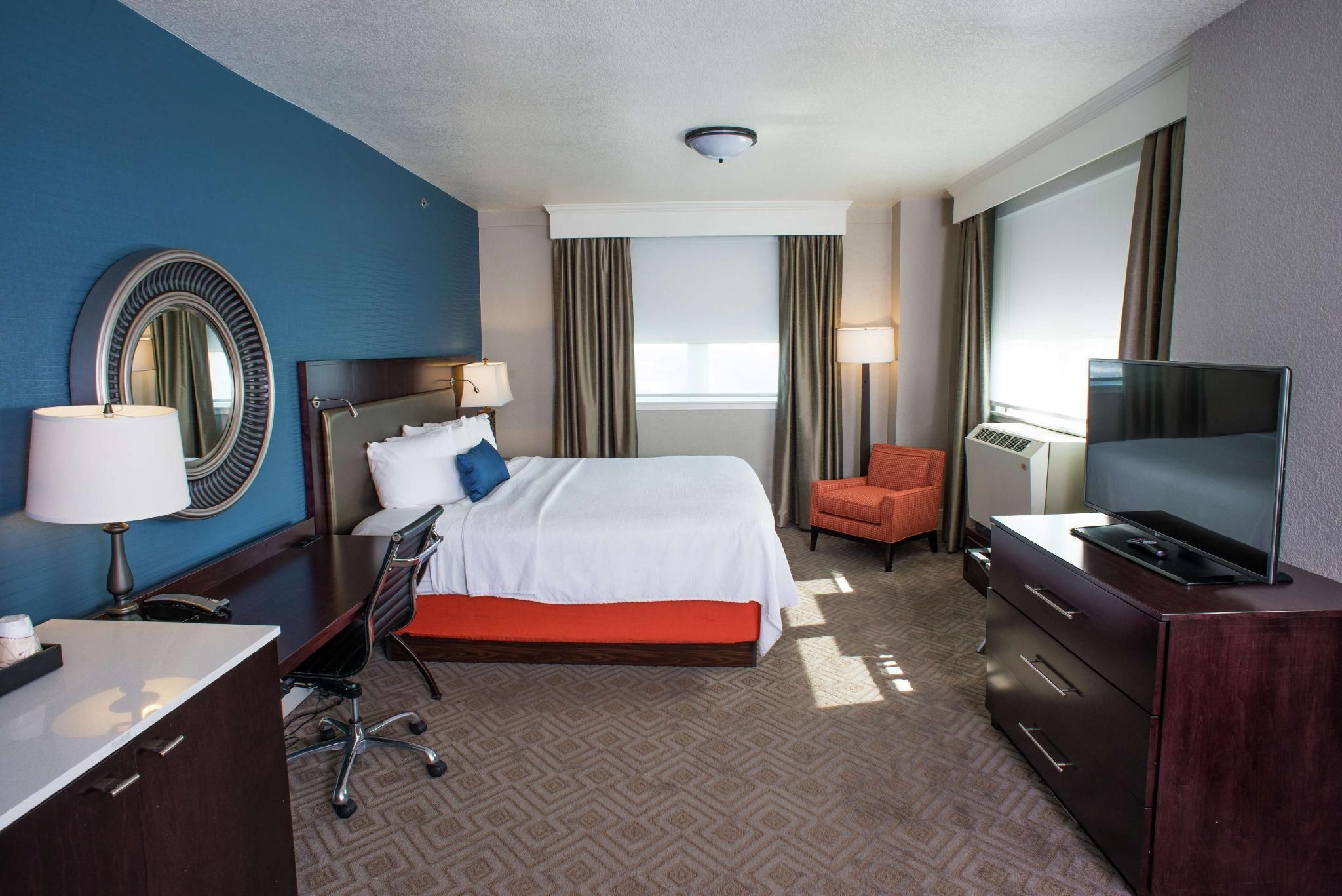 1 KING SPACIOUS JUNIOR SUITE