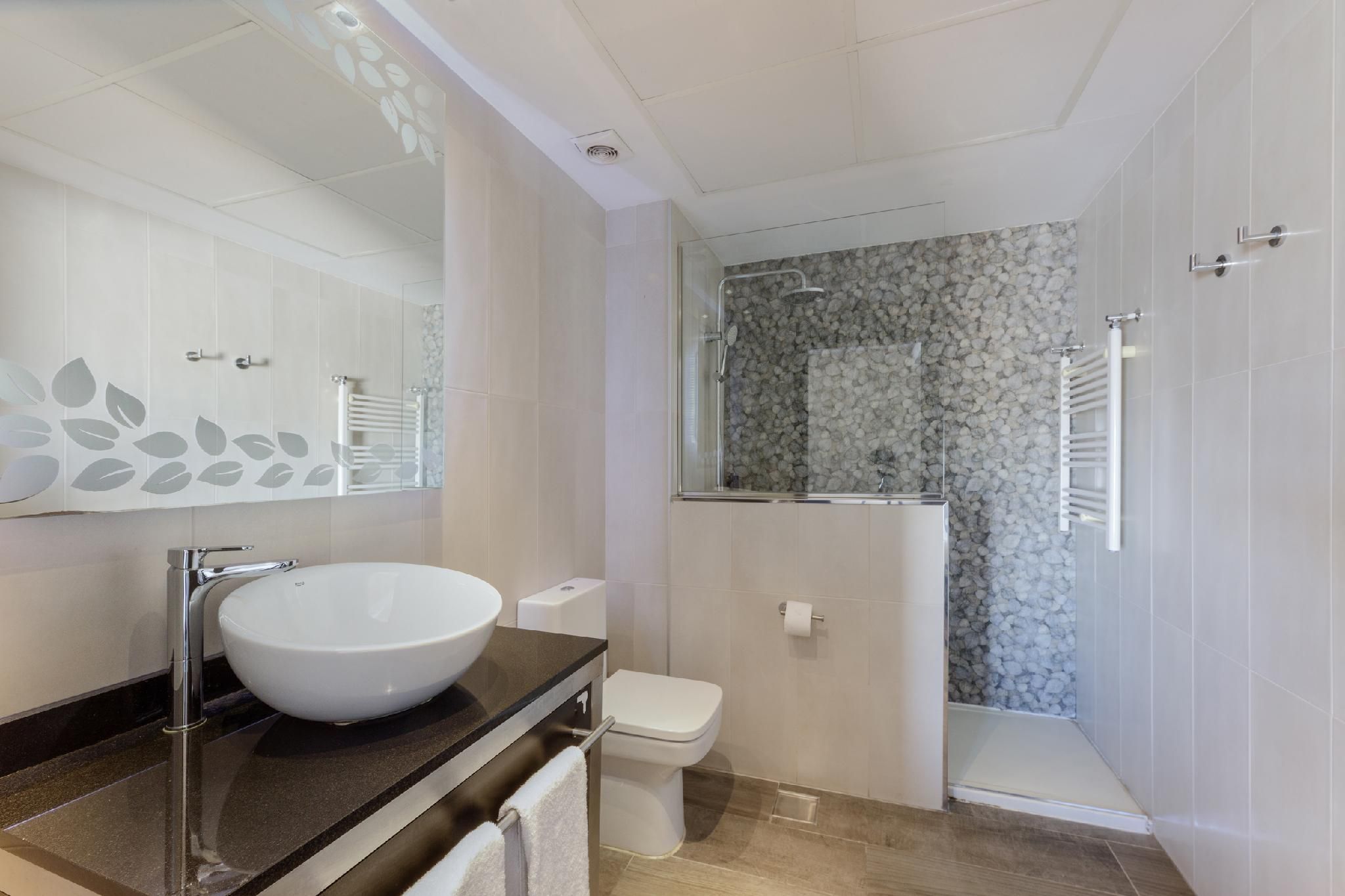 Reina Cristina Hotel Triple Room with Terrace 3