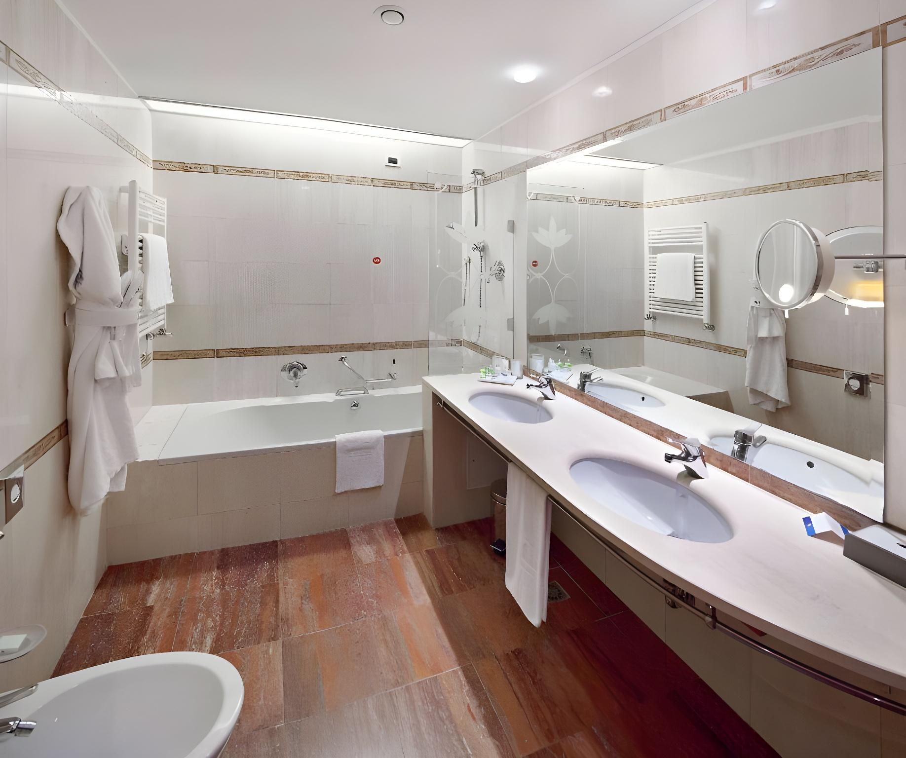 undefined NH Milano Machiavelli 8