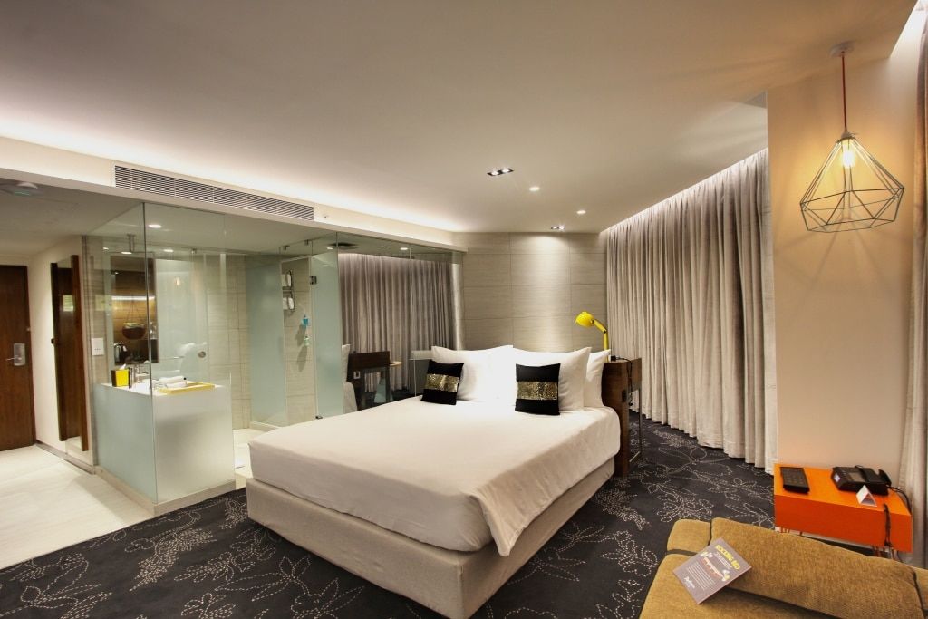 DOUBLE ROOM KING BED DOUBLE BED CITY VIEW WITH VIEW
