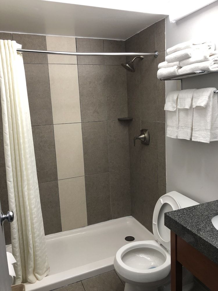 Quality Inn & Suites Watertown Fort Drum Standard Room, 2 Queen Beds, Non Smoking 3