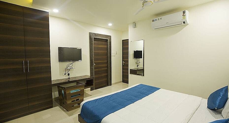 Hotel Raj Residency DELUXE ROOM 2