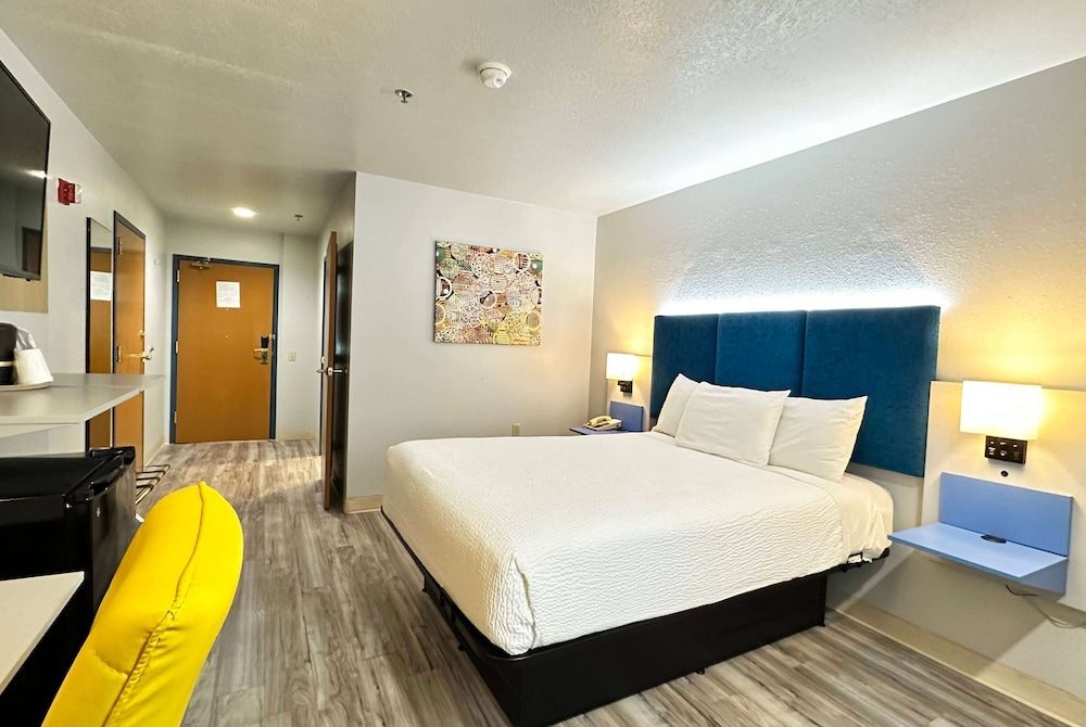 Room, 1 Queen Bed, Accessible, Non Smoking (Mobility Accessible)
