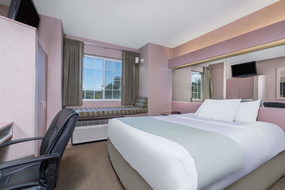 Standard Room, 1 Queen Bed, Accessible