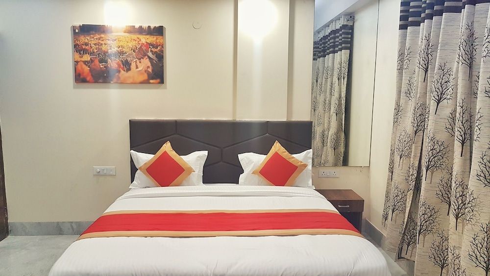 Airport Hotel Delhi Aerocity Deluxe Double Room 4