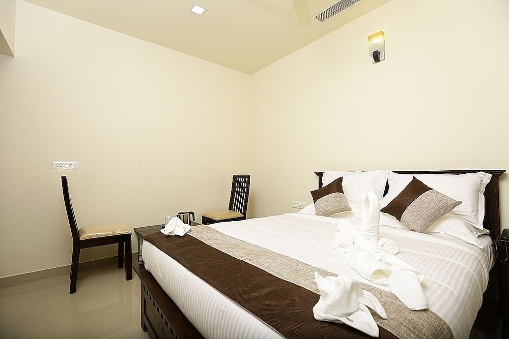 Hotel Le Noor Deluxe Room 13