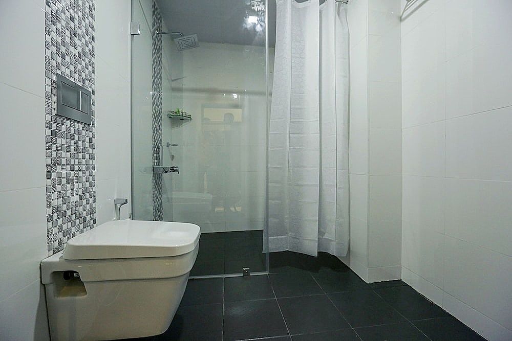 Hotel Le Noor Deluxe Room 2