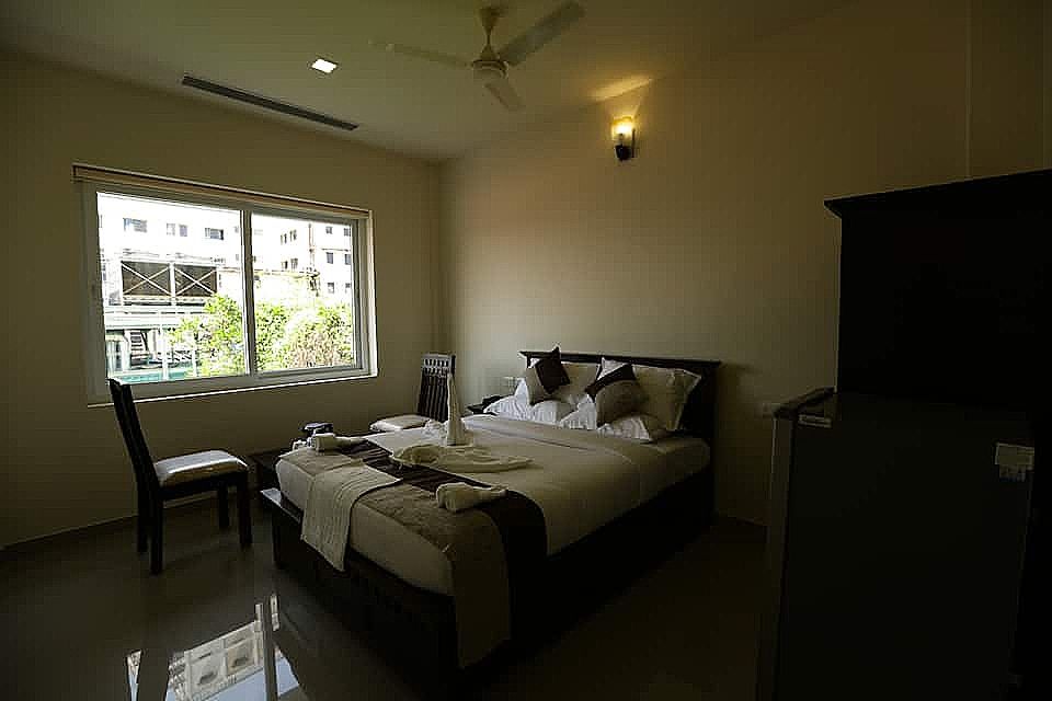 Hotel Le Noor Deluxe Room 17