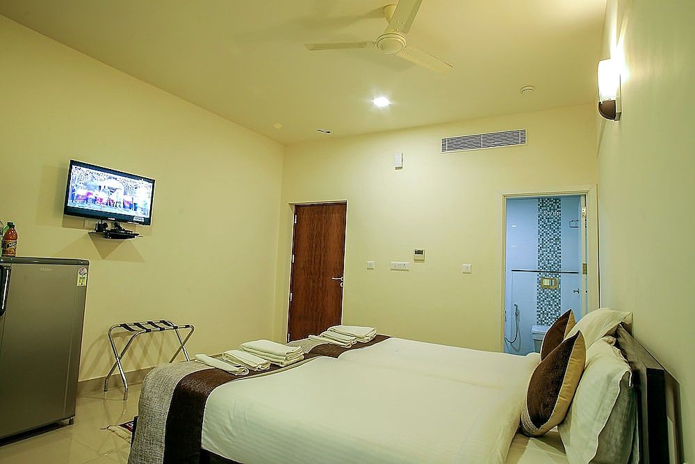 Hotel Le Noor Deluxe Room 5