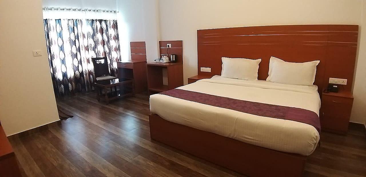 The Lake View Munnar Resort Deluxe Double Room 9