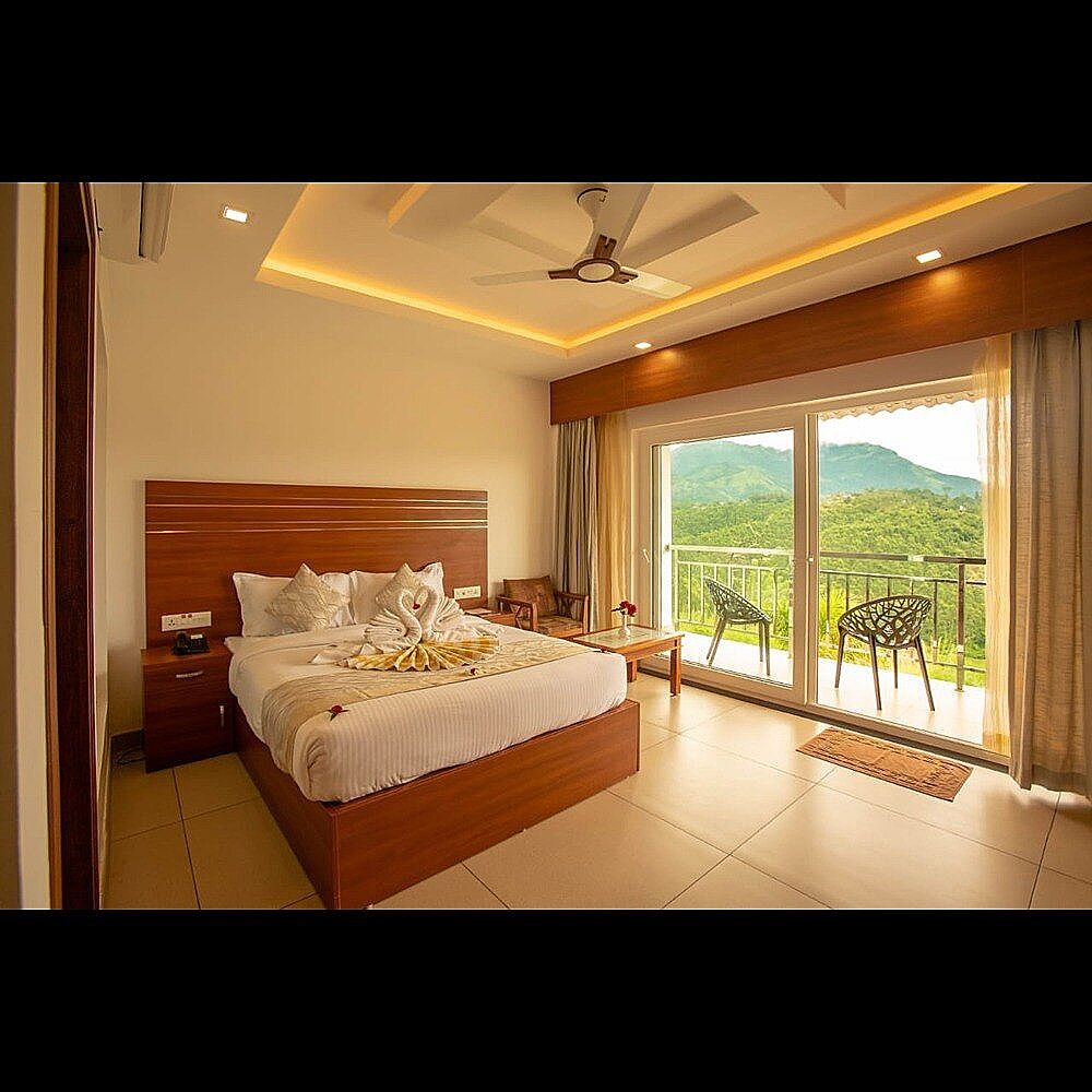 The Lake View Munnar Resort Premium Room 4