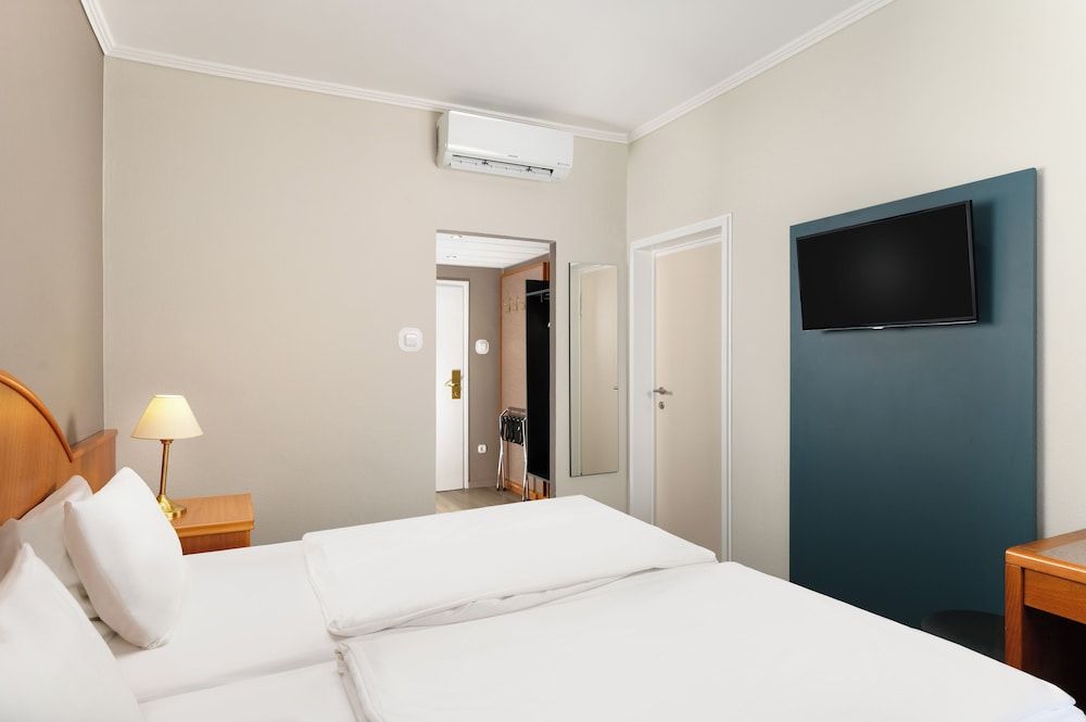 Danubius Hotel Rába Standard Double or Twin Room 4