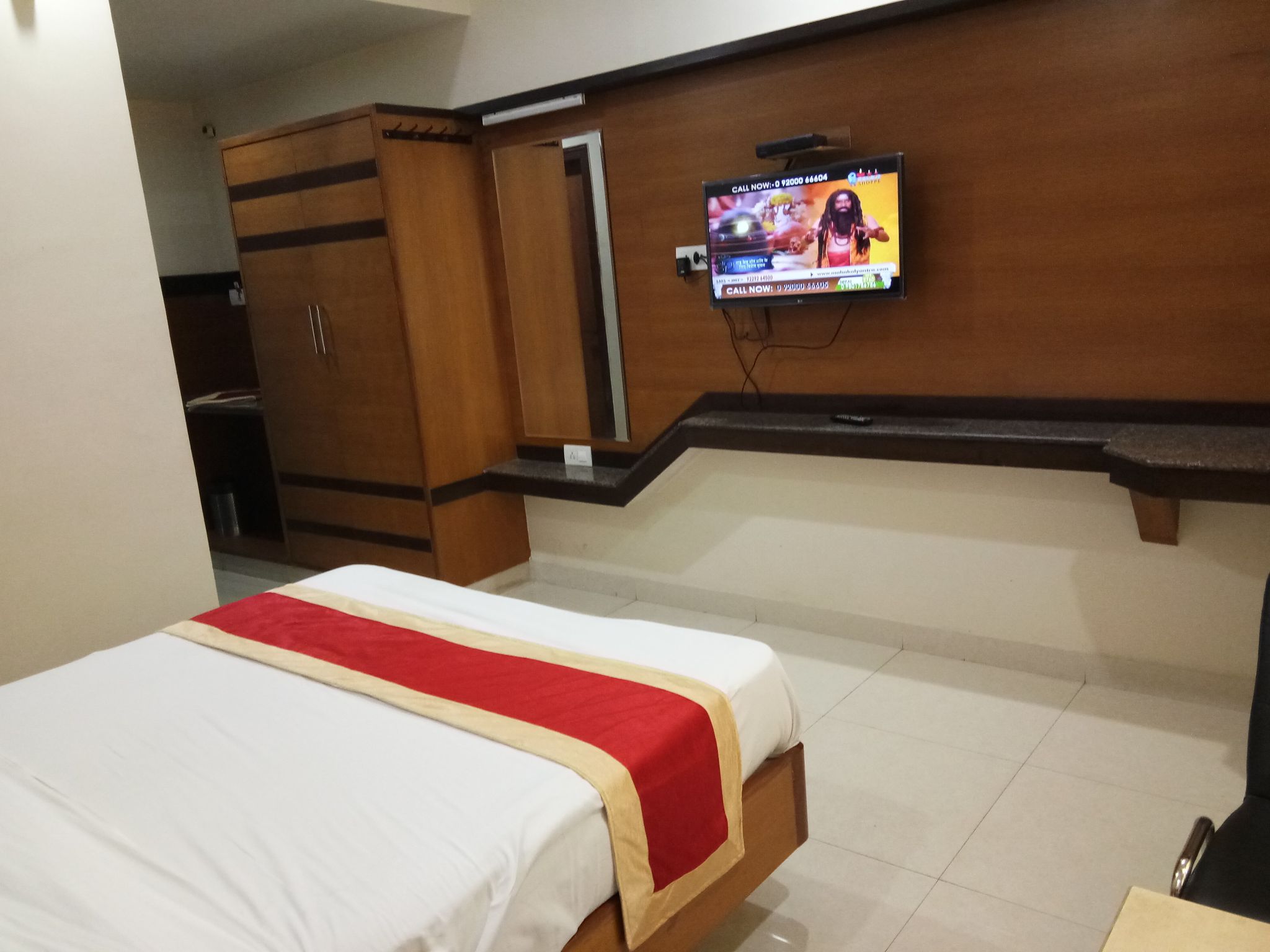 HLV Grand Inn Standard Non Ac 2