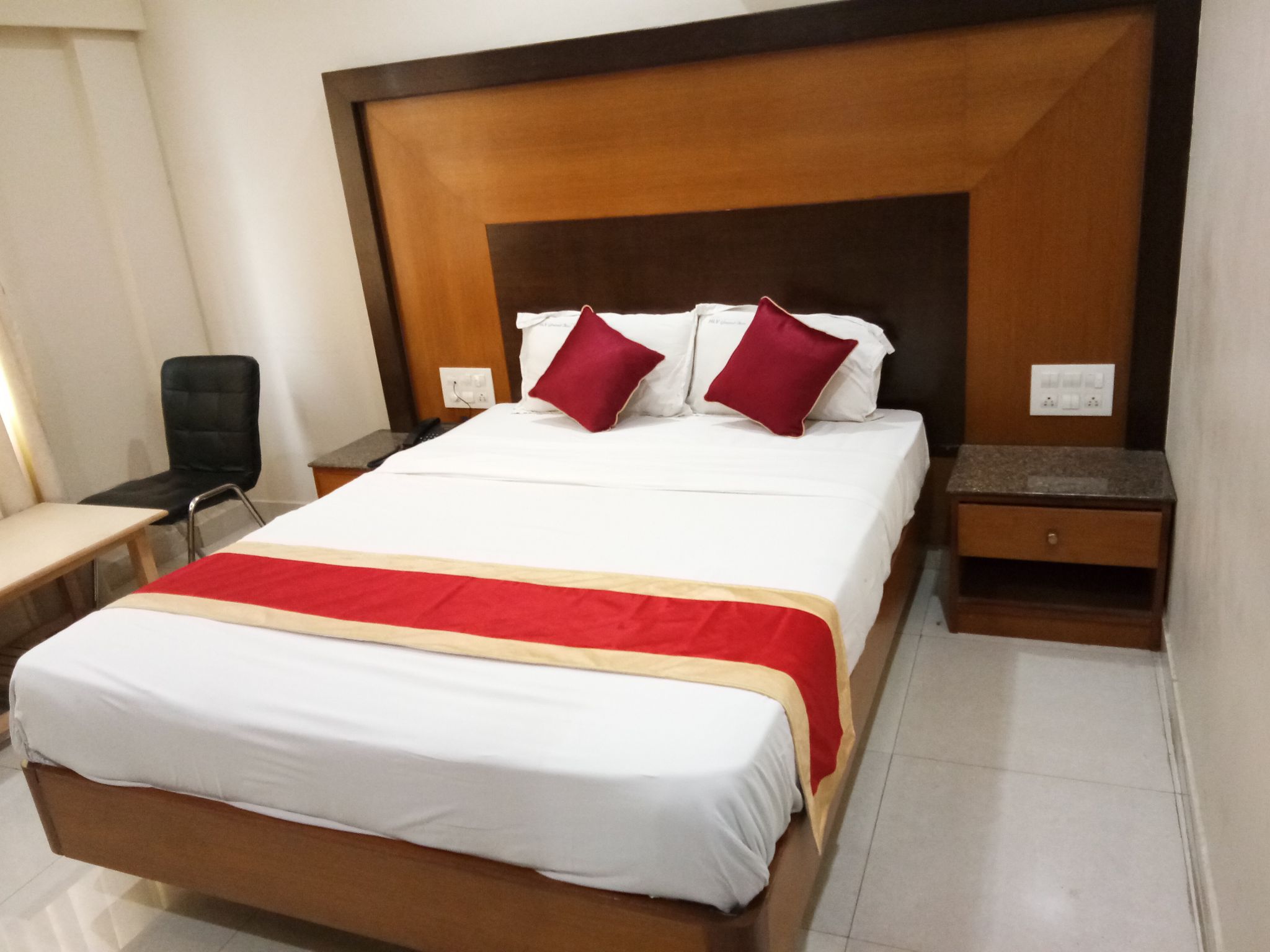 HLV Grand Inn Standard Non Ac 3