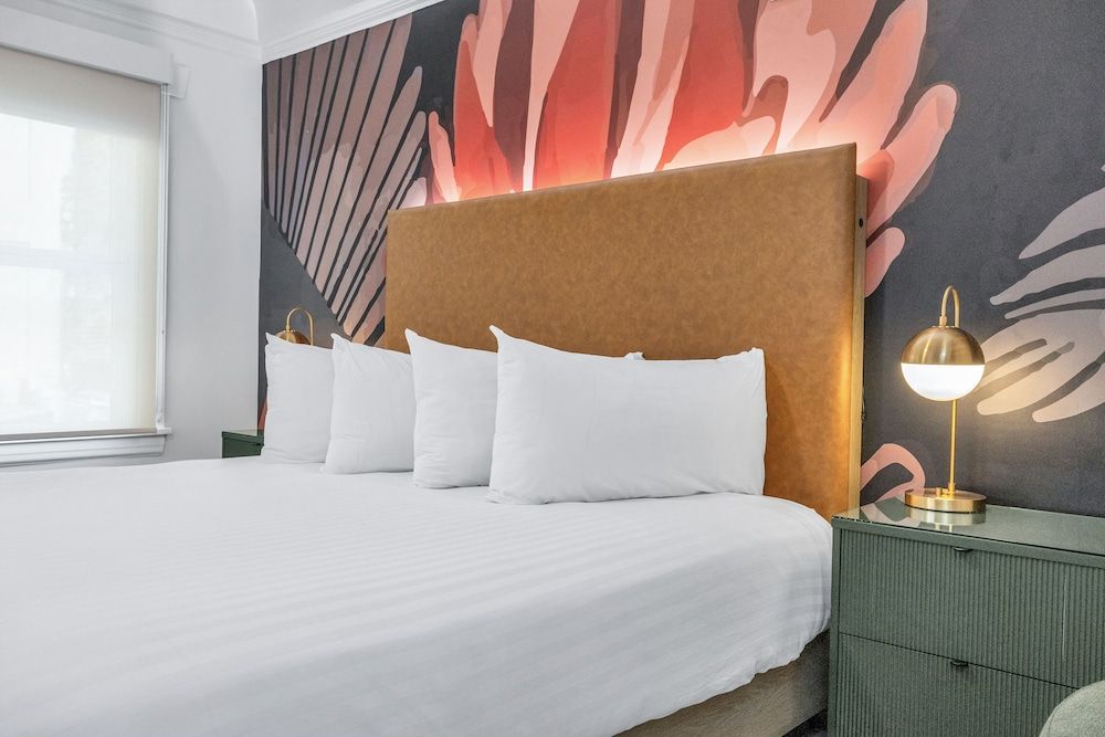 Deluxe King Room
