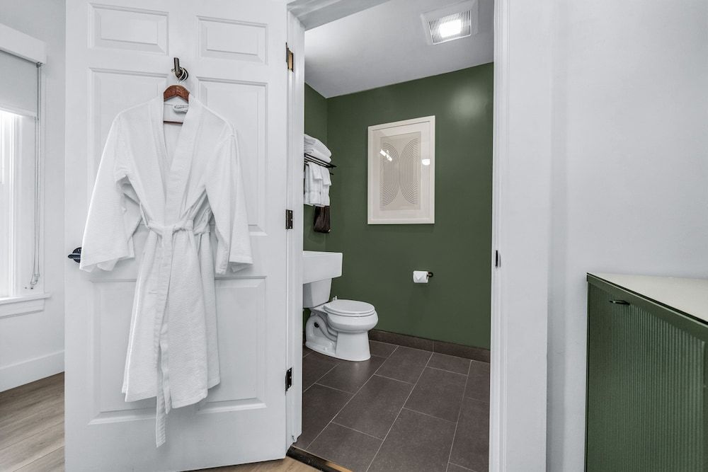 Nob Hill Hotel Double Room 8