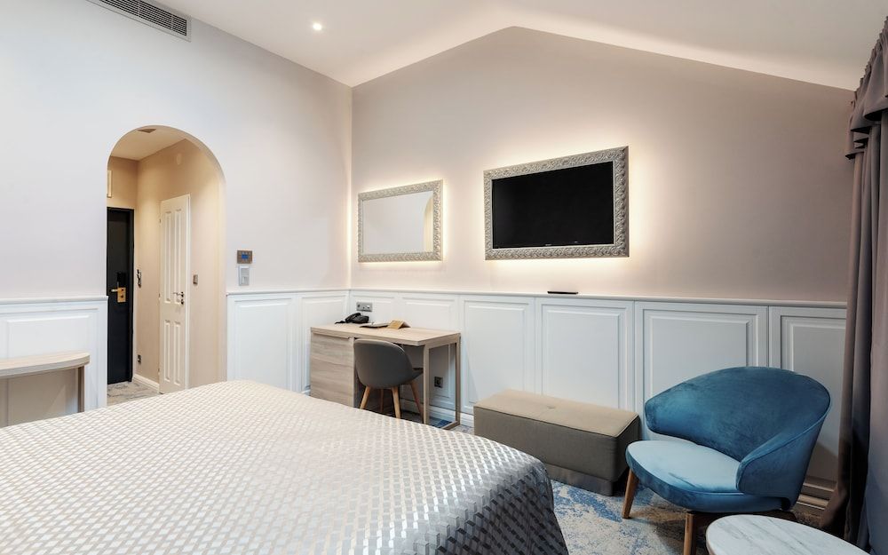 Grandhotel Brno Deluxe Double Room 8