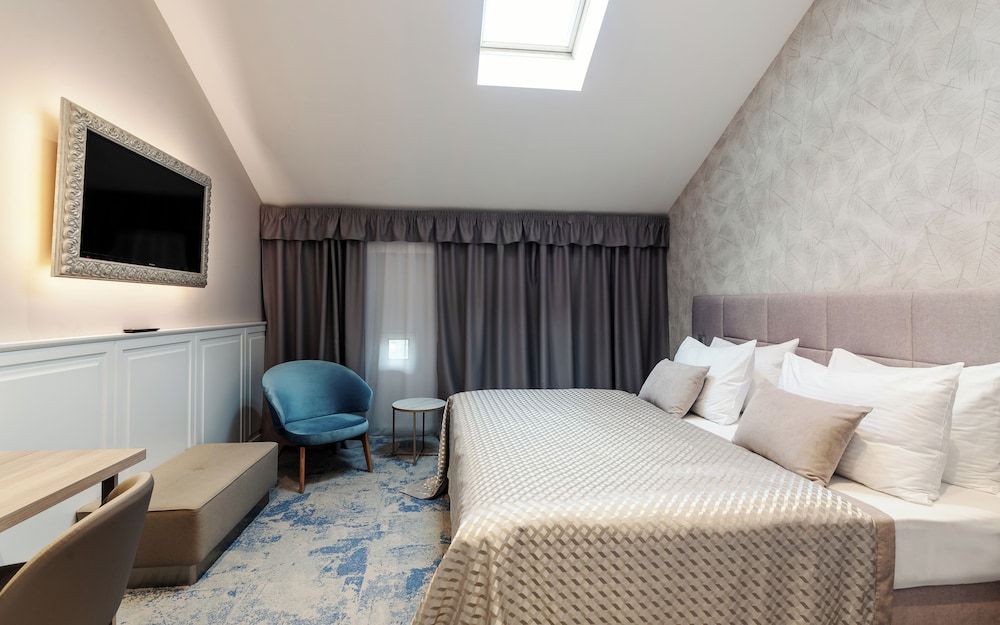 Grandhotel Brno Deluxe Double Room 5