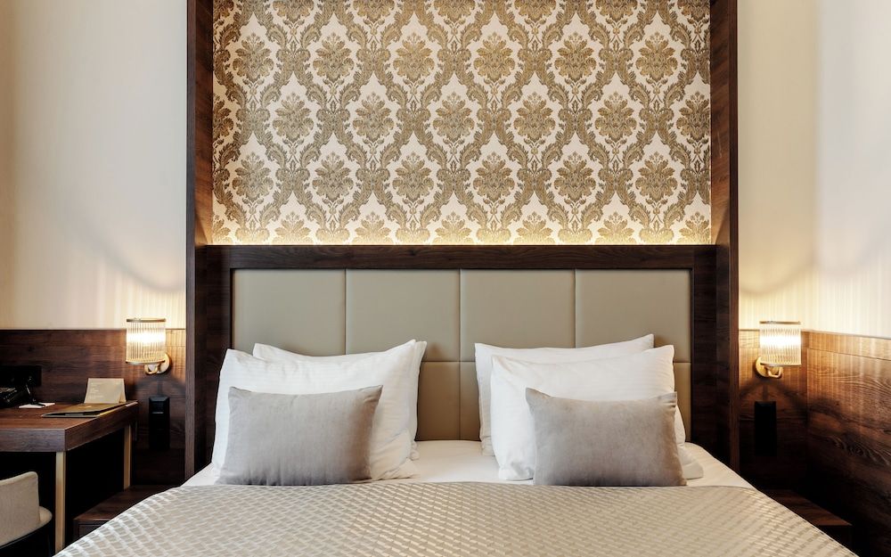 Grandhotel Brno Deluxe Double Room 4