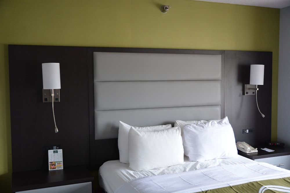 Standard Room, 1 Queen Bed