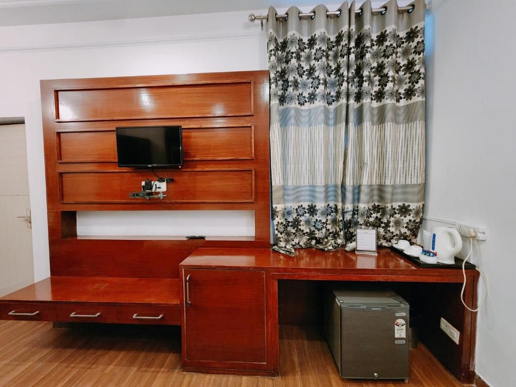 Hotel Bliss Deluxe Double Room 9