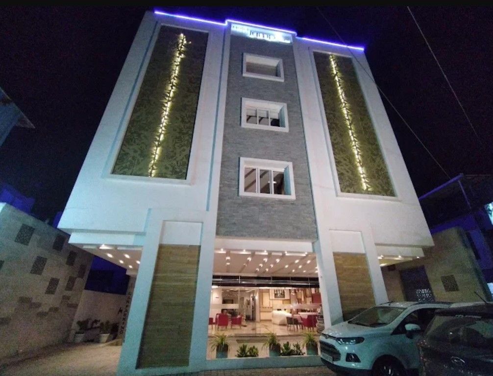 undefined Hotel Jump In And Out 2