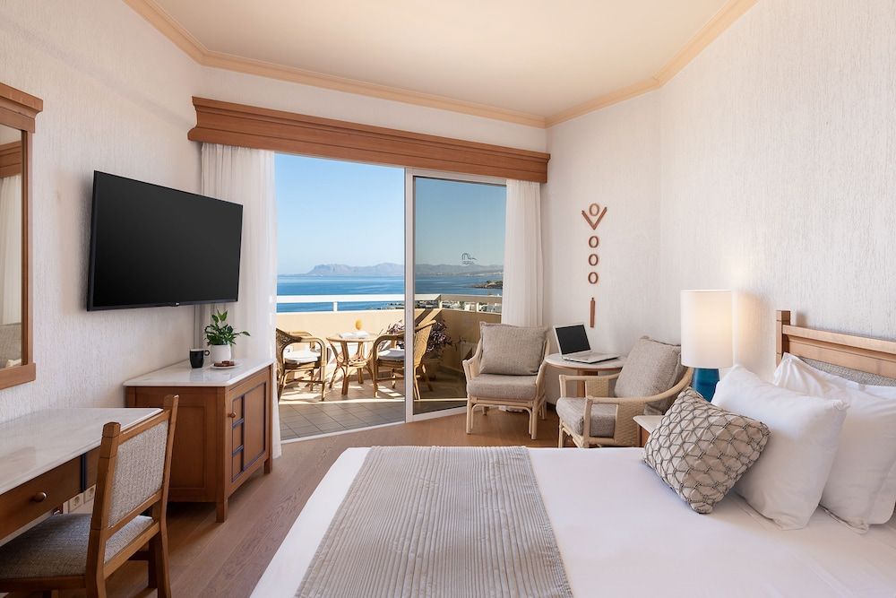 Standard Room, 1 Bedroom, Partial Sea View