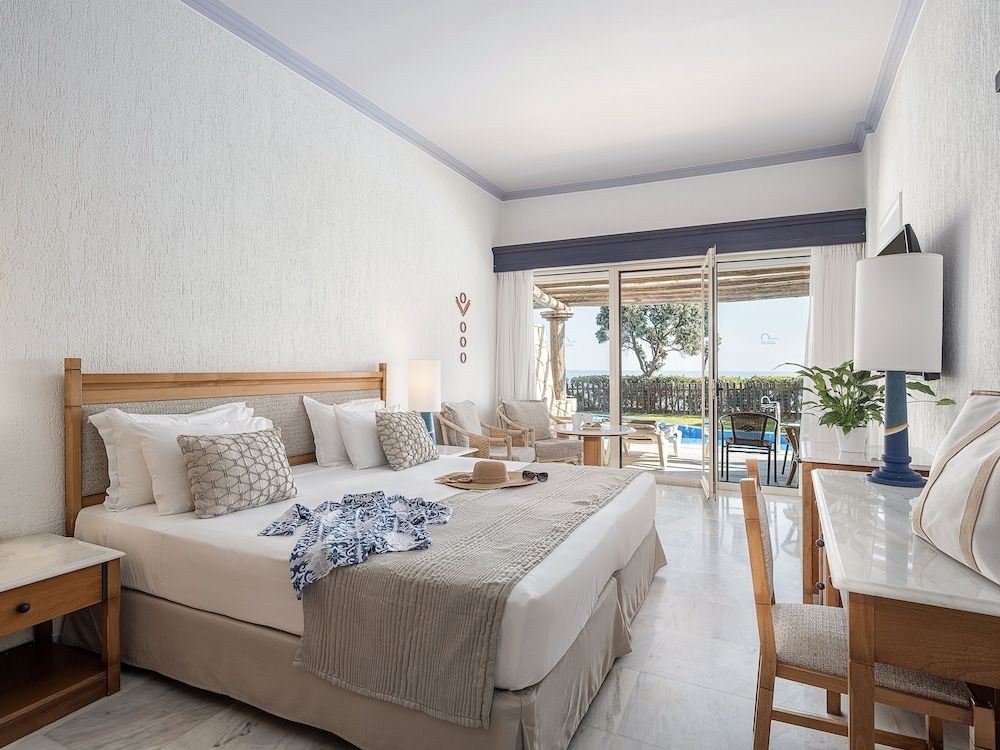 Deluxe Room, 1 Bedroom, Pool Access
