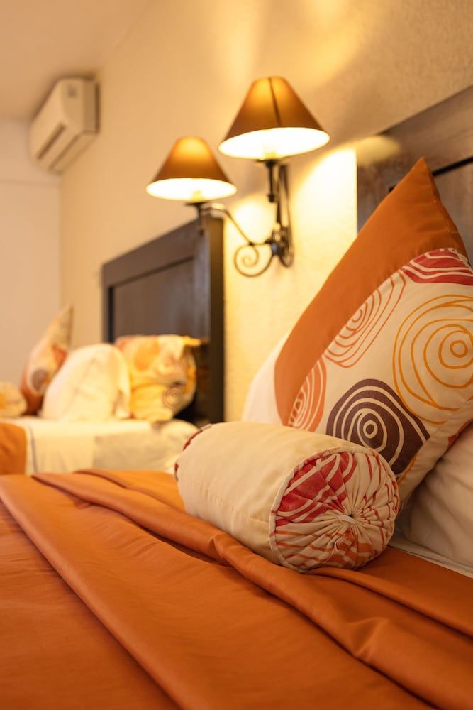 Hotel Maria Isabel Executive Room, 2 Queen Beds