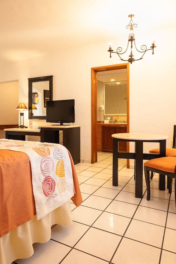 Hotel Maria Isabel Executive Room, 2 Queen Beds 6