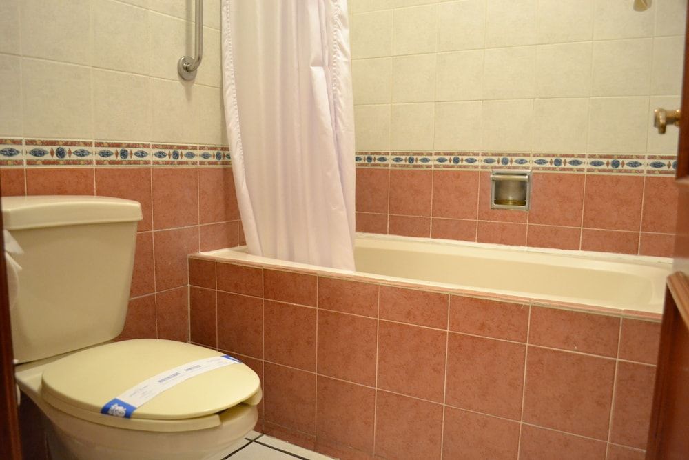 Hotel Maria Isabel Standard Room, 2 Double Beds 4