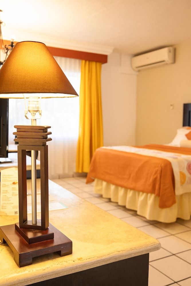 Hotel Maria Isabel Executive Room, 2 Queen Beds 3