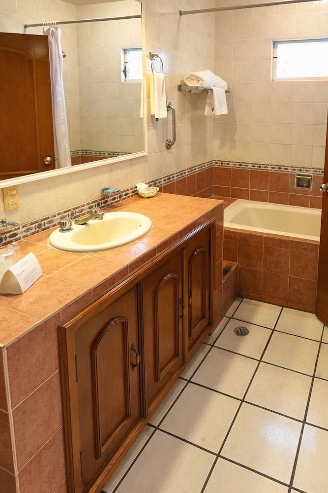 Hotel Maria Isabel Executive Room, 2 Queen Beds 5