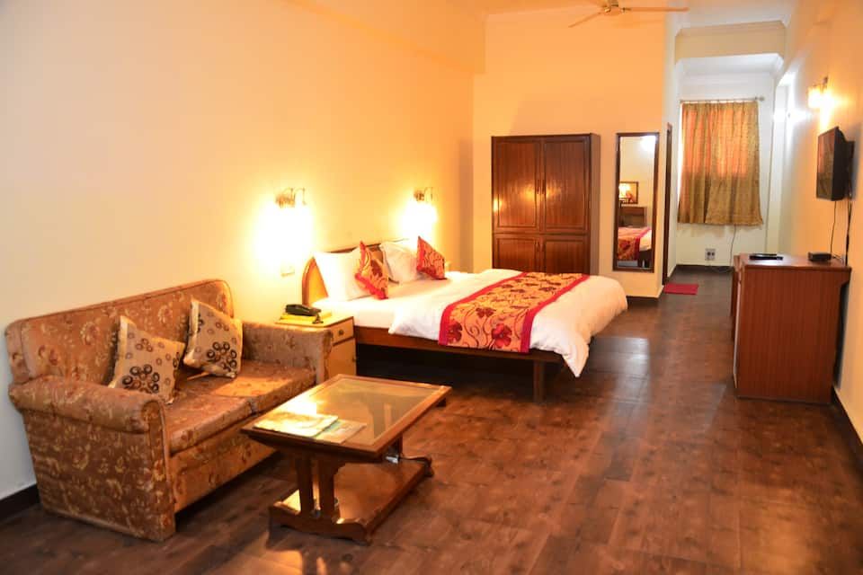 Hotel TRG